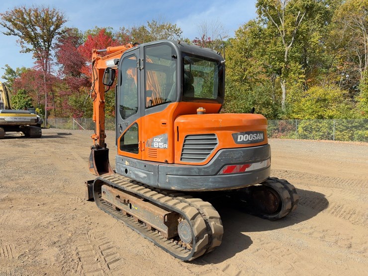 2019-doosan-dx85r-3-image-3