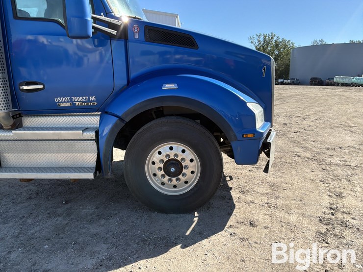 2020-kenworth-t880-image-14