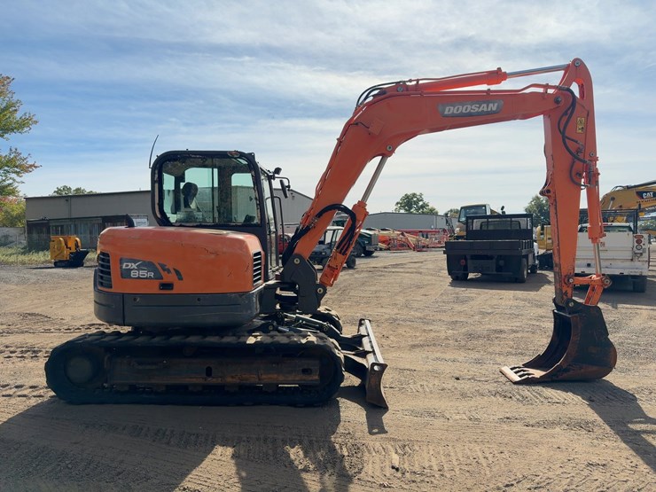 2019-doosan-dx85r-3-image-6