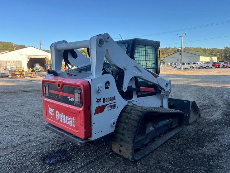 2022-bobcat-t740-image-6