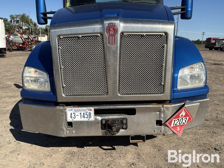 2020-kenworth-t880-image-9