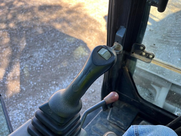 bobcat-e32-image-23