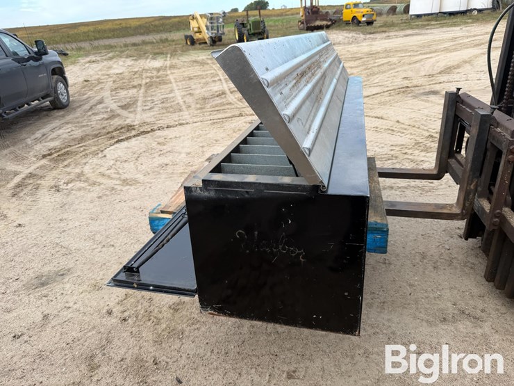 harbor-8'-aluminum-toolbox-image-10