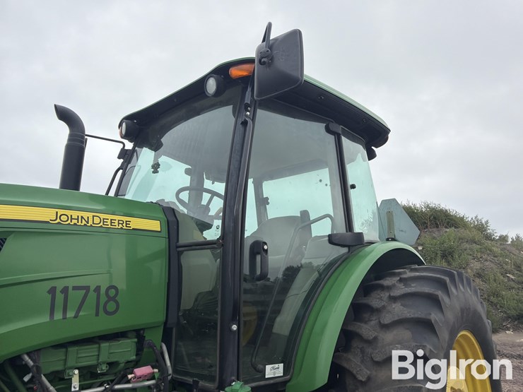 2019-john-deere-6135e-image-9