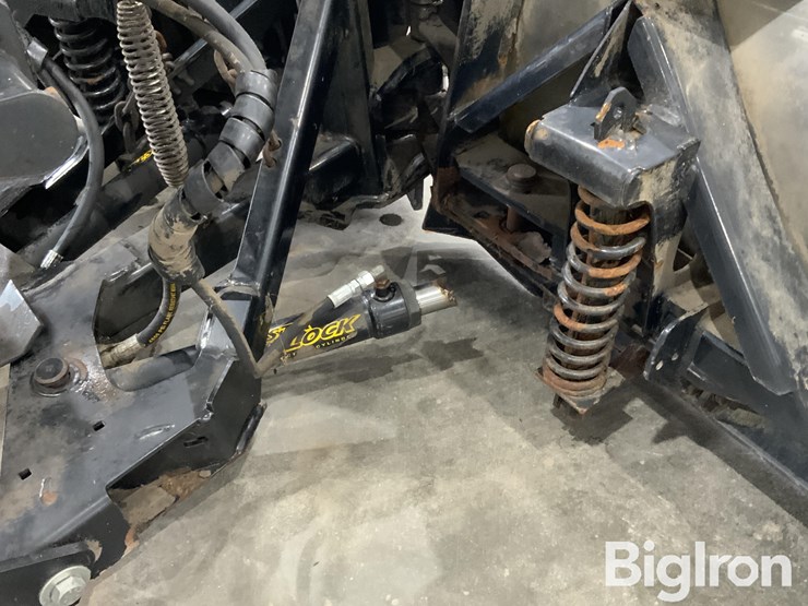 2024-massey-ferguson-730-image-14