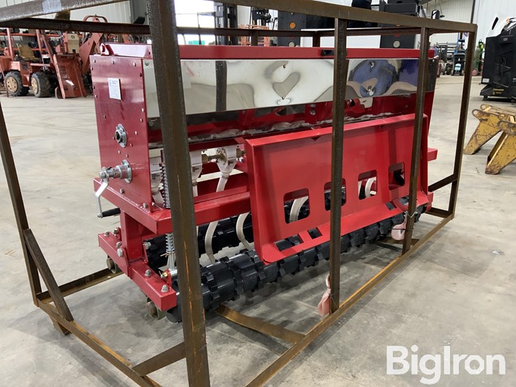 2026-massey-ferguson-730-image-7