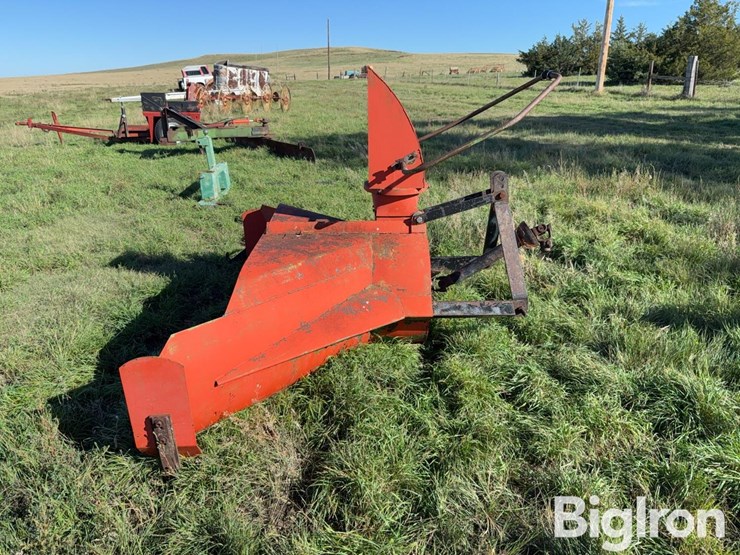 84”-3-pt-mounted-snow-blower-image-3