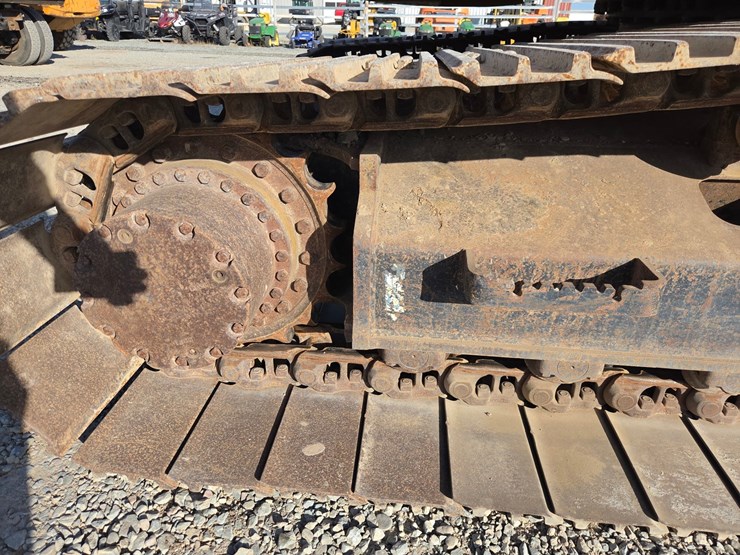 deere-225d-lc-image-75