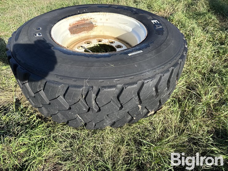 goodyear-385/65r22.5-mounted-tire-and-rim-image-8