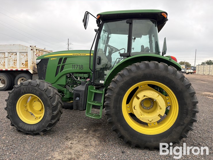 2019-john-deere-6135e-image-8