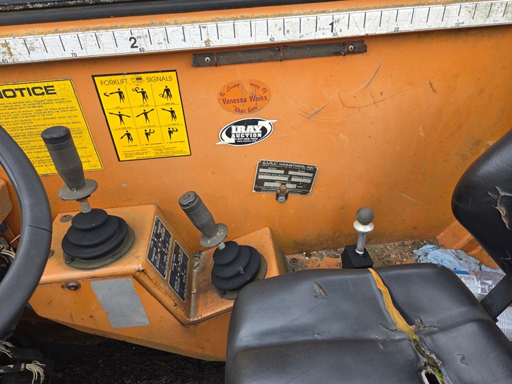 lull-644b-37-image-24