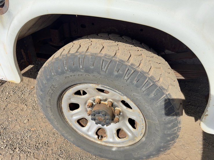 2013-chevrolet-silverado-3500hd-image-14