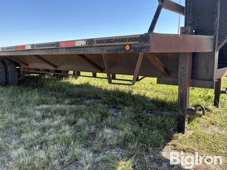 2004-diamond-t-t/a-gooseneck-flatbed-trailer-image-18