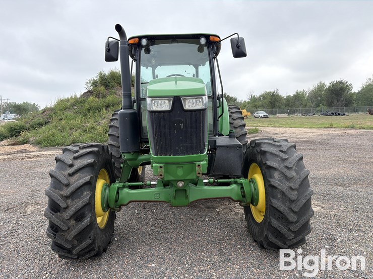 2019-john-deere-6135e-image-2