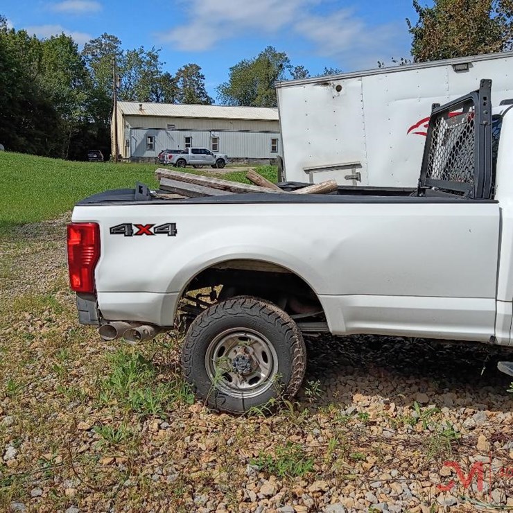 2022 FORD F350 XL
