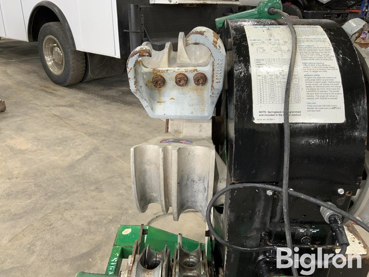 massey-ferguson-730-image-11