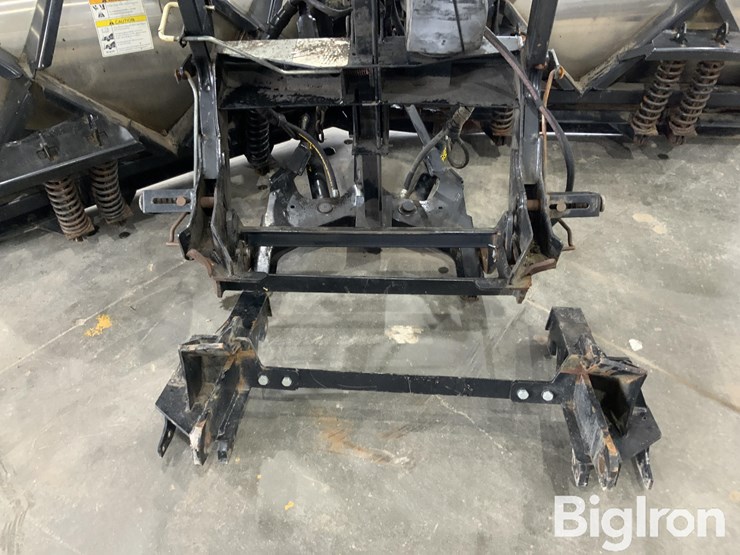2024-massey-ferguson-730-image-18