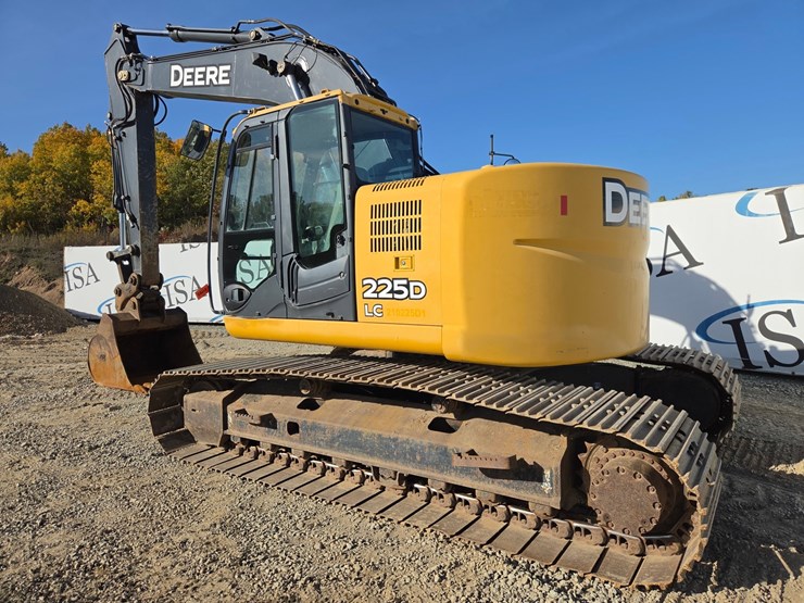 deere-225d-lc-image-3