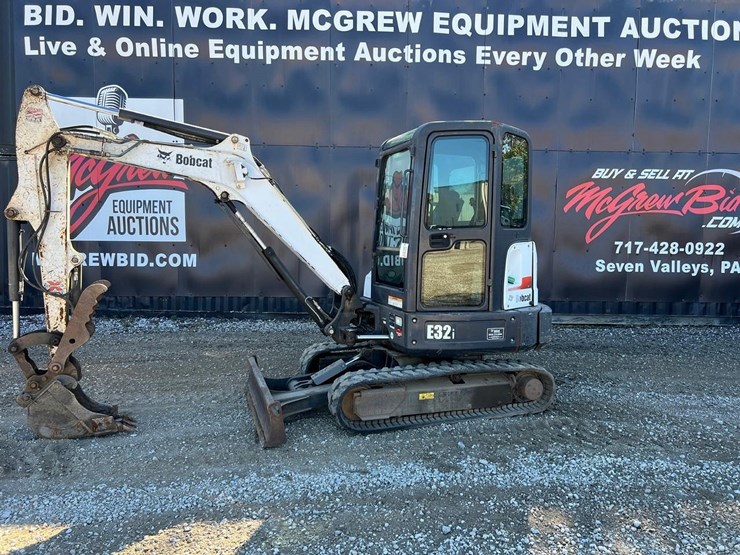 bobcat-e32-image-1