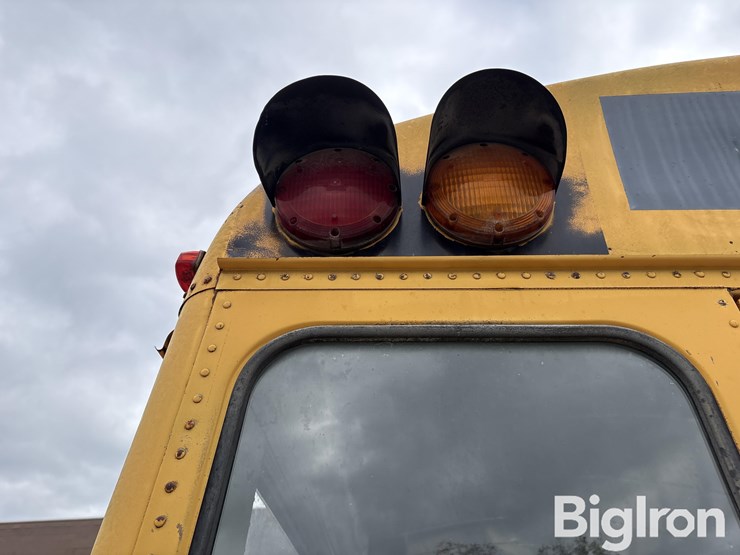 1991-international-3800-2wd-school-bus-image-13
