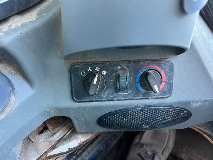 2016-bobcat-s650-image-26
