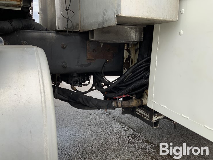 2011-international-durastar-4400-image-18
