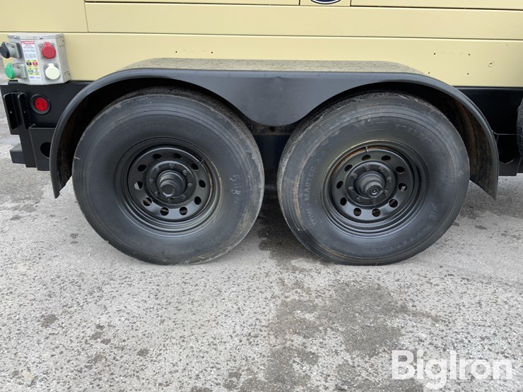 2025-massey-ferguson-730-image-19