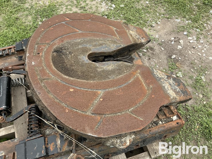 adjustable-5th-wheel-plate-image-13