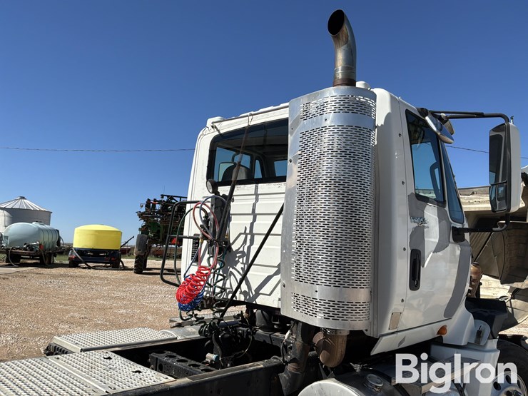 2011-international-prostar-image-14