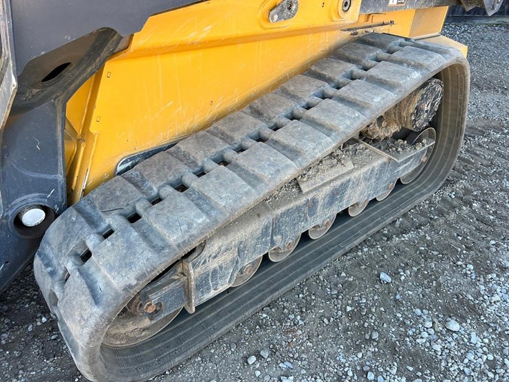 2024-deere-331g-image-14