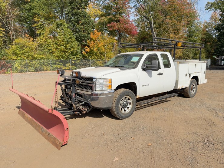 2013-chevrolet-silverado-3500hd-image-1