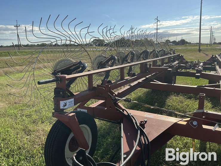 hesston-3991-image-12