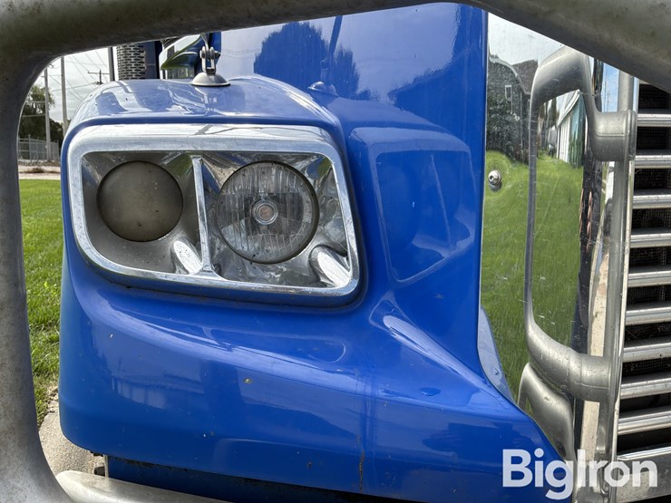 2013-freightliner-coronado-122sd-t/a-truck-tractor-image-17