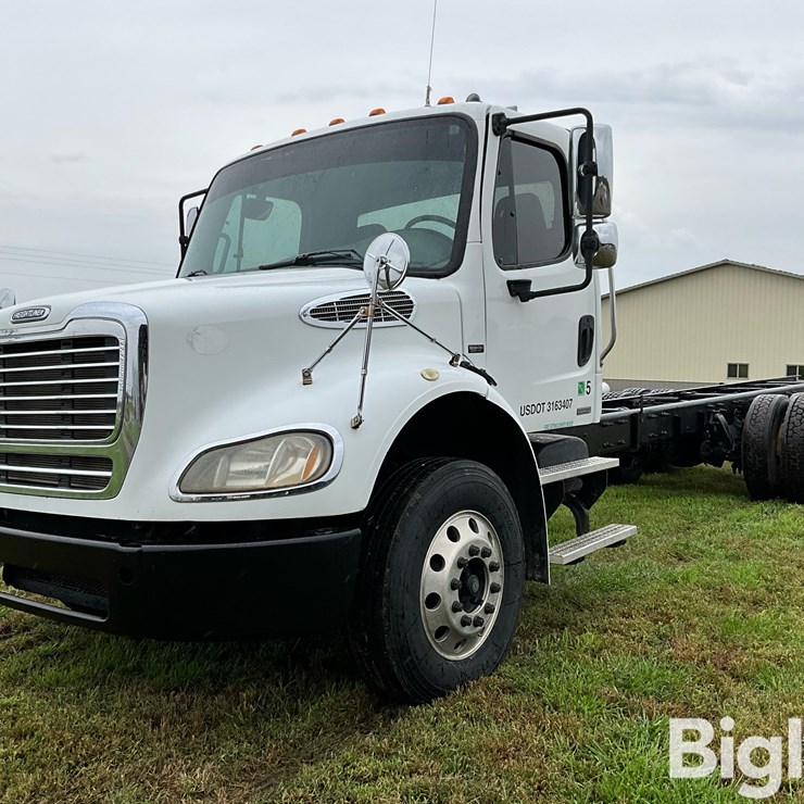 2010 FREIGHTLINER BUSINESS CLASS M2 112