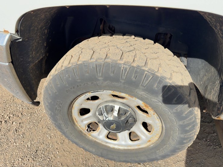2013-chevrolet-silverado-3500hd-image-15