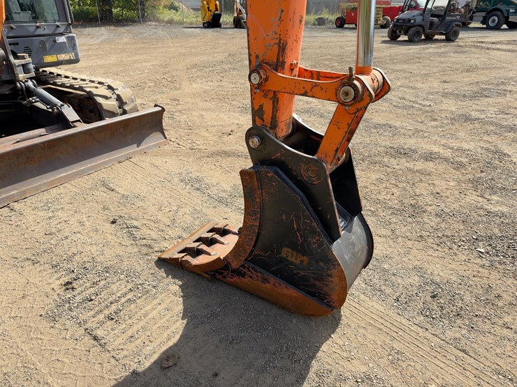 2019-doosan-dx85r-3-image-8
