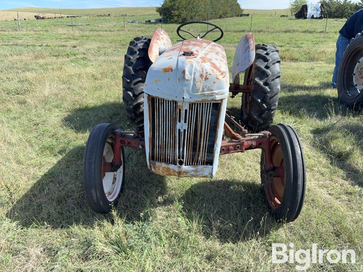 ford-8n-image-2