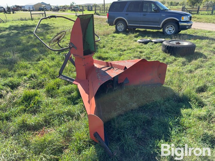 84”-3-pt-mounted-snow-blower-image-7