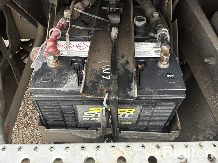 1999-mack-cl713-image-16