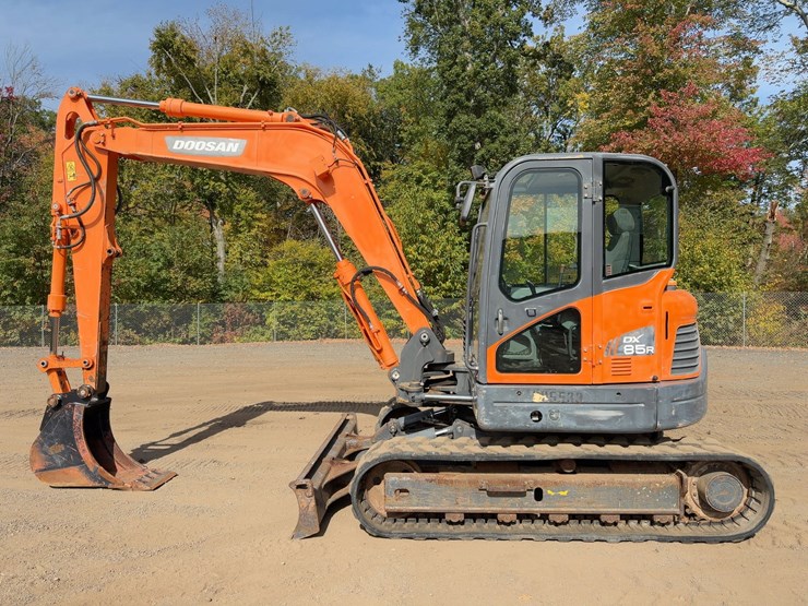 2019-doosan-dx85r-3-image-2