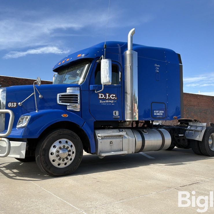 2013 Freightliner Coronado 122SD T/A Truck Tractor