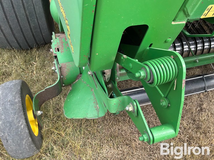 2008-john-deere-568-image-19