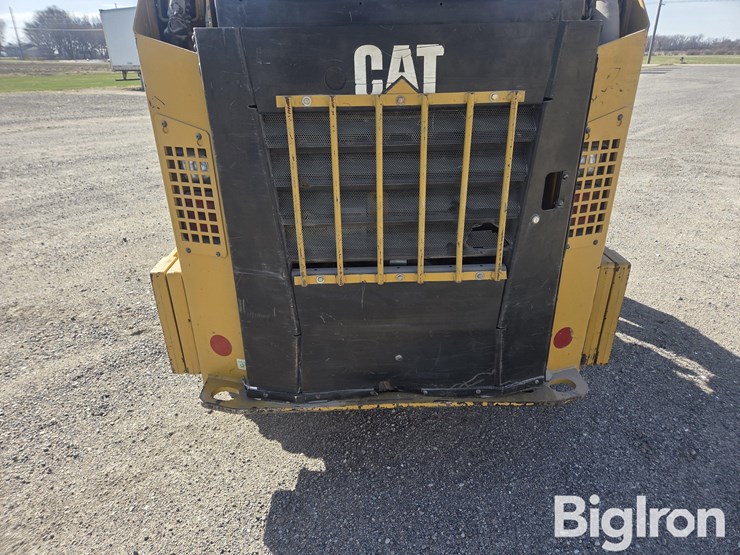 2016-caterpillar-236d-image-18