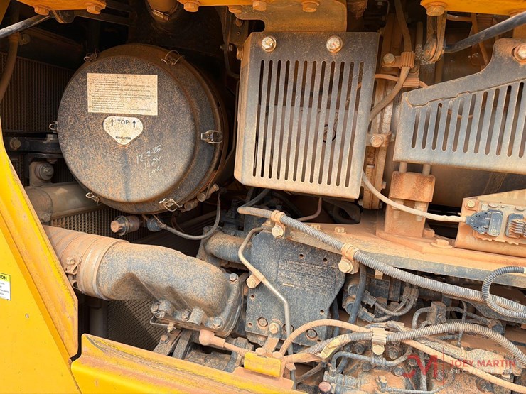 komatsu-d155ax-image-35