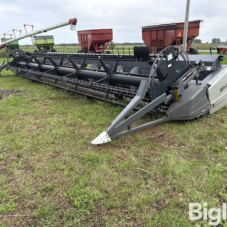 AGCO 8200