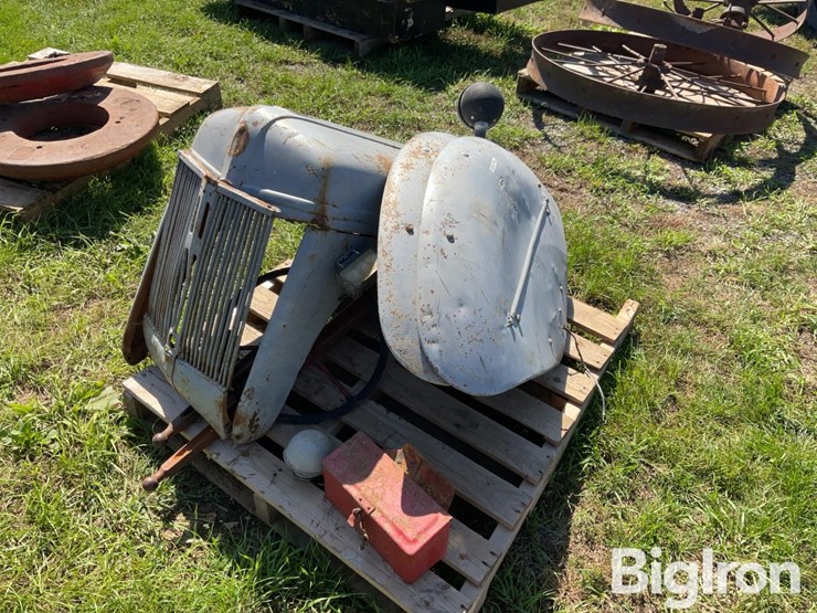 ford-tractor-image-3