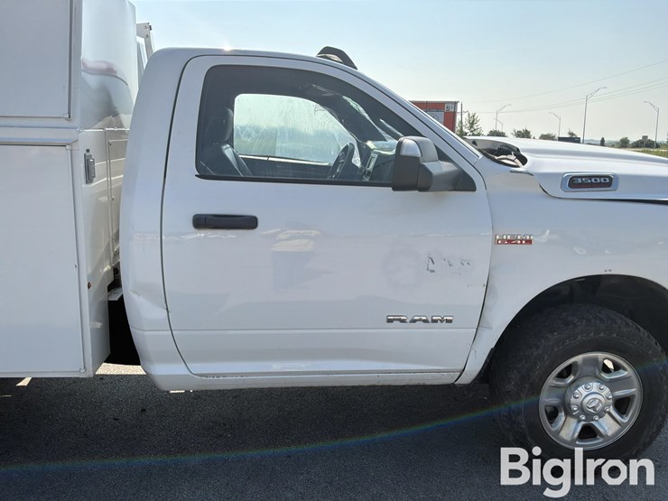 2022-dodge-3500-image-17