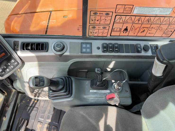 2019-doosan-dx85r-3-image-29