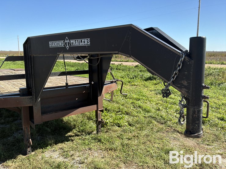 2004-diamond-t-t/a-gooseneck-flatbed-trailer-image-11