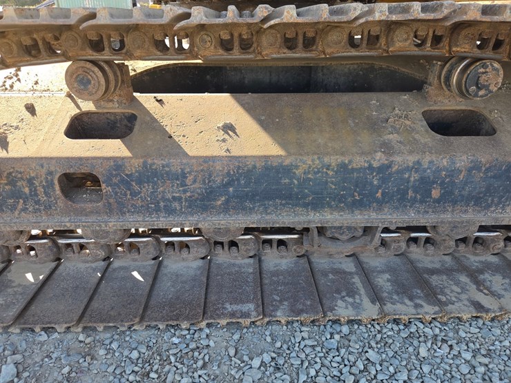deere-225d-lc-image-67